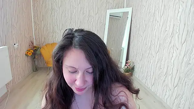 AishaRouhi online show from February 5, 9:25 am