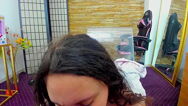 AishaRouhi online show from December 22, 6:10 am