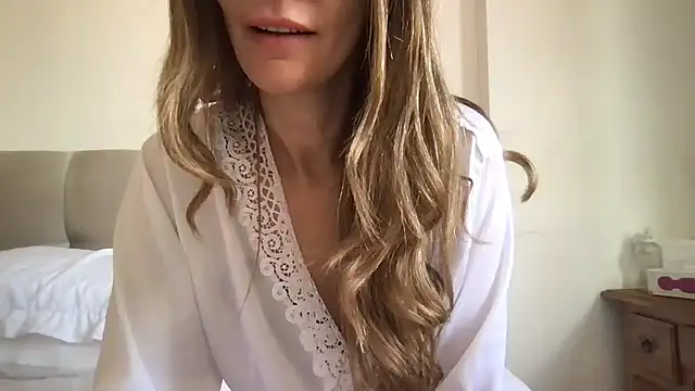 Snapshot of paolajonez chatting on December 16, 11:12 am paolajonez online show from December 16, 11:12 am