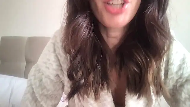 Snapshot of paolajonez chatting on September 19, 5:46 pm paolajonez online show from September 19, 5:46 pm