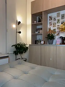 juanasnz99 online show from February 12, 2:35 am