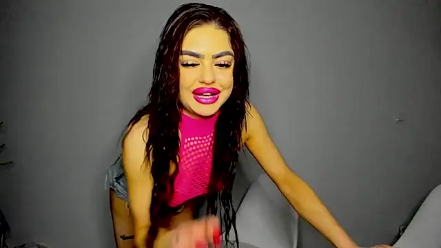 Snapshot of aishahottie chatting on February 26, 2:37 am aishahottie online show from February 26, 2:37 am