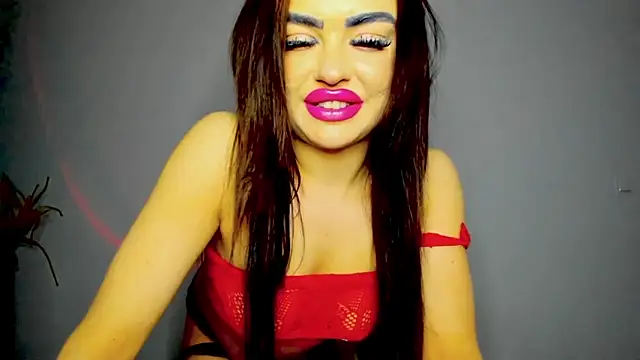 Snapshot of aishahottie chatting on March 8, 2:45 am aishahottie online show from March 8, 2:45 am