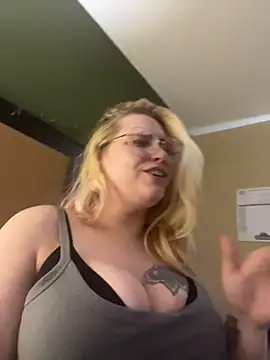 Lalalynn online show from April 14, 6:58 pm