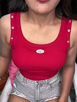 LeisyXO online show from December 6, 7:23 pm