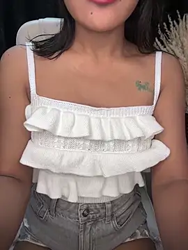 LeisyXO online show from January 3, 6:46 pm