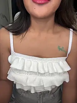 LeisyXO online show from January 3, 9:57 pm