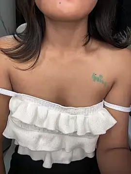 LeisyXO online show from January 17, 1:36 am