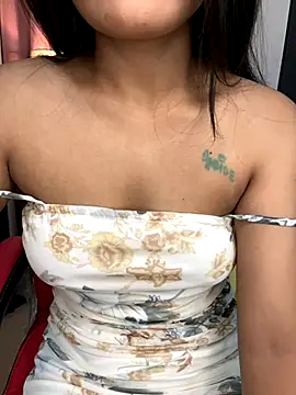 LeisyXO online show from October 6, 8:06 pm