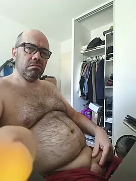 Snapshot of veryverybigdick45 chatting on May 28, 10:23 am veryverybigdick45 online show from May 28, 10:23 am