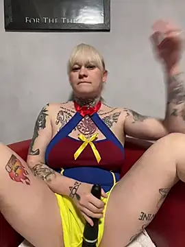 poussichienne online show from February 12, 12:44 pm