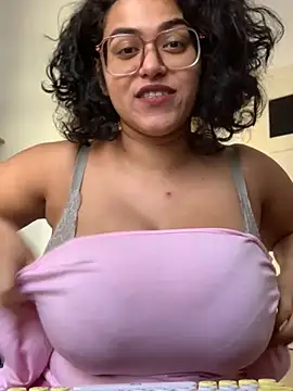 Snapshot of Curvydesifromgermany chatting on February 19, 1:39 pm Curvydesifromgermany online show from February 19, 1:39 pm