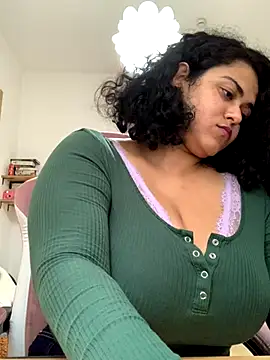 Snapshot of Curvydesifromgermany chatting on October 16, 1:01 pm Curvydesifromgermany online show from October 16, 1:01 pm