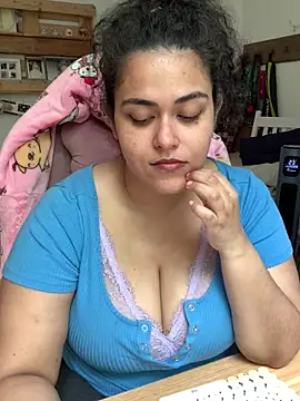 Curvydesifromgermany online show from June 2, 10:39 am