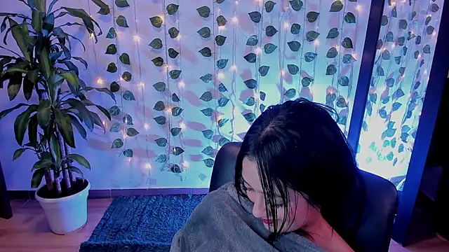 mariiana-diaz online show from February 4, 6:49 pm