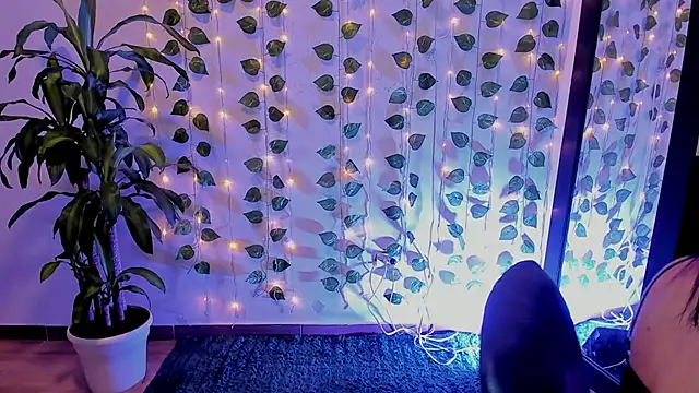 mariiana-diaz online show from February 12, 3:49 pm