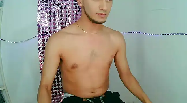 Snapshot of Kevin_Torres chatting on December 3, 2:14 am Kevin Torres online show from December 3, 2:14 am