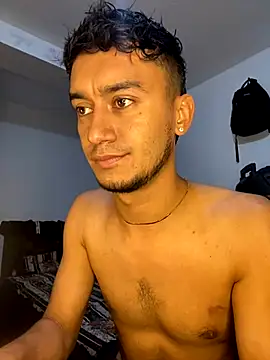 Snapshot of Kevin_Torres chatting on December 3, 9:23 pm Kevin Torres online show from December 3, 9:23 pm