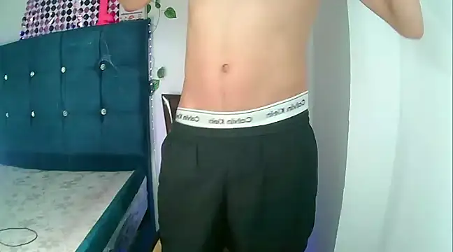 Snapshot of Kevin_Torres chatting on December 11, 5:53 am Kevin Torres online show from December 11, 5:53 am