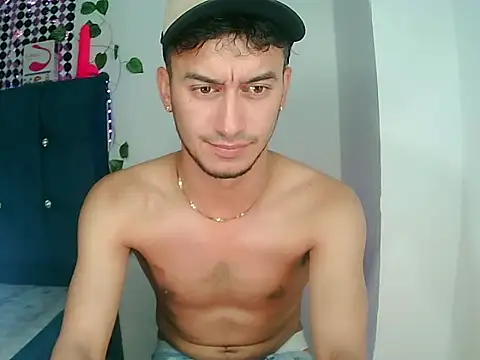 Snapshot of Kevin_Torres chatting on December 27, 11:21 pm Kevin Torres online show from December 27, 11:21 pm