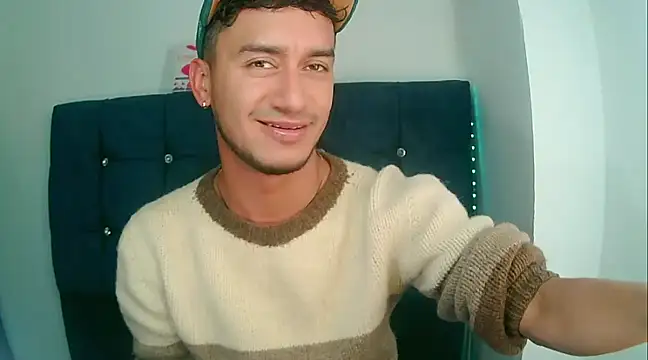 Snapshot of Kevin_Torres chatting on January 11, 4:27 am Kevin Torres online show from January 11, 4:27 am