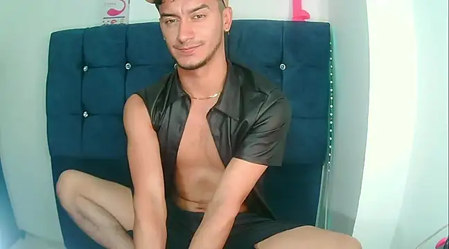 Snapshot of Kevin_Torres chatting on January 11, 6:23 pm Kevin Torres online show from January 11, 6:23 pm