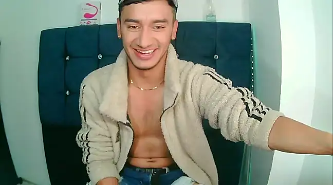 Snapshot of Kevin_Torres chatting on January 12, 1:48 pm Kevin Torres online show from January 12, 1:48 pm