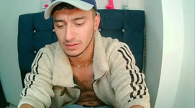 Snapshot of Kevin_Torres chatting on January 12, 4:50 pm Kevin Torres online show from January 12, 4:50 pm