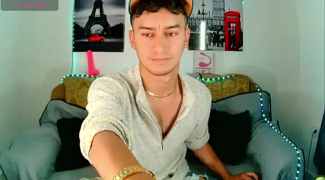 Snapshot of Kevin_Torres chatting on January 16, 7:52 pm Kevin Torres online show from January 16, 7:52 pm