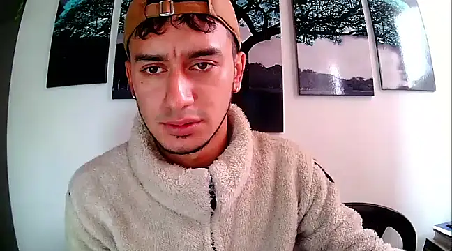 Snapshot of Kevin_Torres chatting on February 25, 5:36 pm Kevin Torres online show from February 25, 5:36 pm