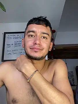 Snapshot of Kevin_Torres chatting on March 3, 7:49 pm Kevin Torres online show from March 3, 7:49 pm