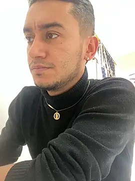 Snapshot of Kevin_Torres chatting on March 4, 5:56 pm Kevin Torres online show from March 4, 5:56 pm