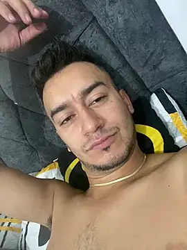 Snapshot of Kevin_Torres chatting on March 16, 7:38 pm Kevin Torres online show from March 16, 7:38 pm