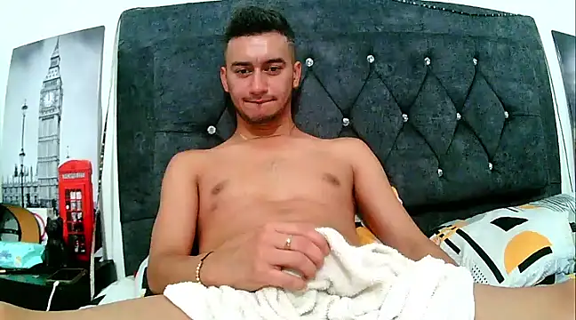 Snapshot of Kevin_Torres chatting on March 16, 10:42 pm Kevin Torres online show from March 16, 10:42 pm