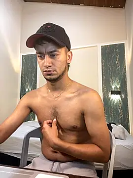 Snapshot of Kevin_Torres chatting on September 13, 1:44 pm Kevin Torres online show from September 13, 1:44 pm