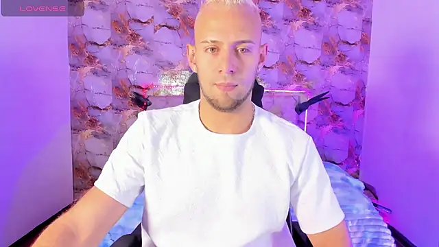 Snapshot of Damon_Bakert chatting on June 25, 1:48 pm Damon Bakert online show from June 25, 1:48 pm