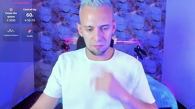 Snapshot of Damon_Bakert chatting on July 11, 10:44 pm Damon Bakert online show from July 11, 10:44 pm