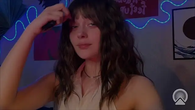 Emilia0 0 7 online show from March 7, 8:39 pm