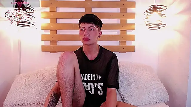 Steev Novoa online show from February 2, 1:30 pm