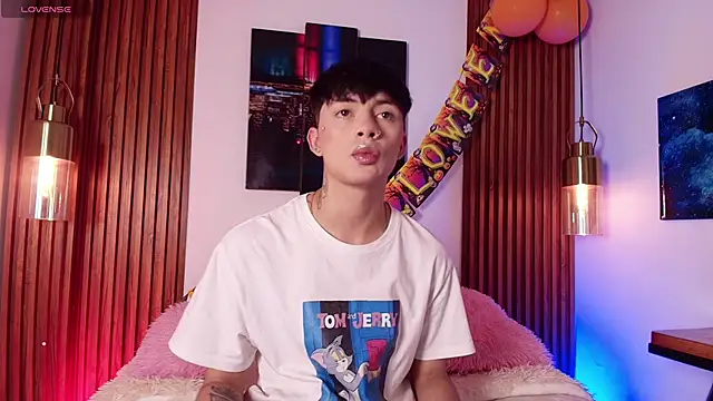 Steev Novoa online show from October 22, 8:19 pm