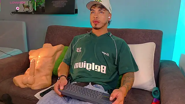 Ken-boy  online show from May 30, 9:39 am