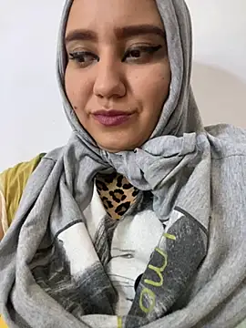 hannahayat online show from December 9, 3:00 pm