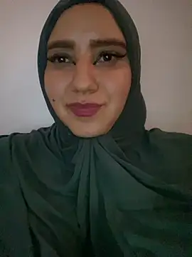 hannahayat online show from December 21, 9:15 pm