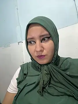 hannahayat online show from July 18, 3:27 pm