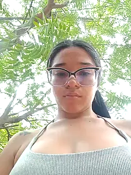 -VICKKY online show from February 28, 2:09 pm