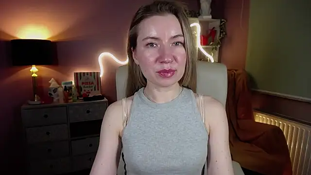 Snapshot of Mia_Tasty chatting on March 9, 5:49 pm Mia Tasty online show from March 9, 5:49 pm