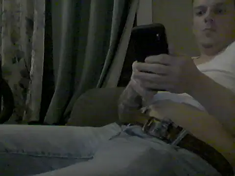 Snapshot of Rollinhard6969 chatting on December 28, 8:05 am Rollinhard6969 online show from December 28, 8:05 am