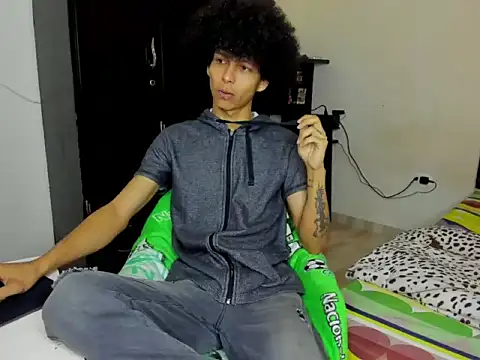 cardrey05 online show from October 10, 5:56 pm