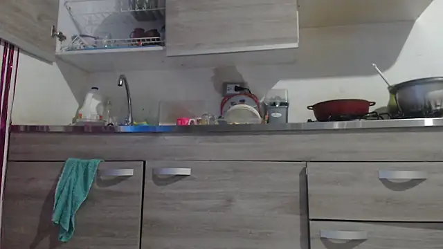 Snapshot of Emiily_lee chatting on February 2, 12:24 pm Emiily lee online show from February 2, 12:24 pm