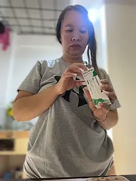 Emiily lee online show from February 21, 9:32 am